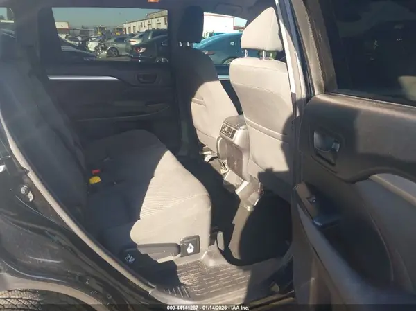 5TDZARFH9HS030743 2017 TOYOTA HIGHLANDER - Image 8