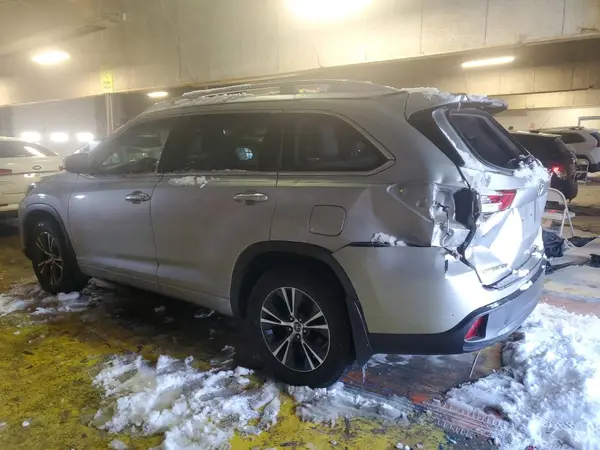 5TDZARFH9HS032251 2017 TOYOTA HIGHLANDER - Image 2