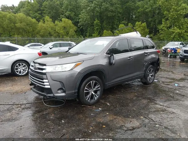 5TDZARFH9HS032363 2017 TOYOTA HIGHLANDER - Image 2