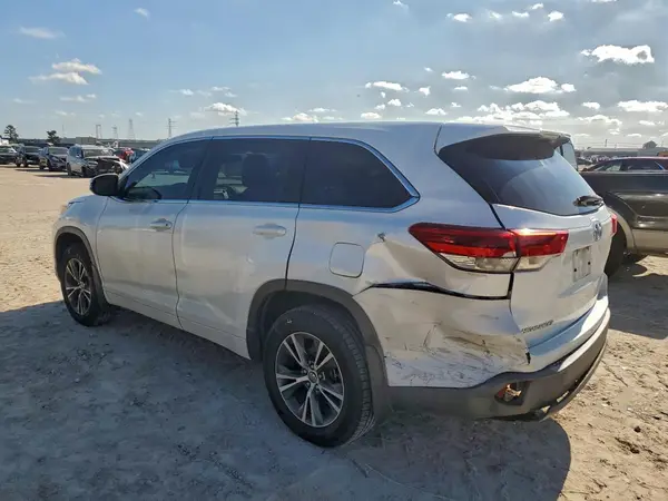 5TDZARFH9JS032952 2018 TOYOTA HIGHLANDER - Image 2