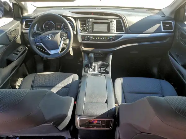 5TDZARFH9JS032952 2018 TOYOTA HIGHLANDER - Image 8