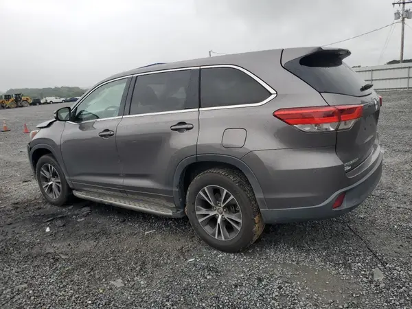 5TDZARFH9JS036760 2018 TOYOTA HIGHLANDER - Image 2