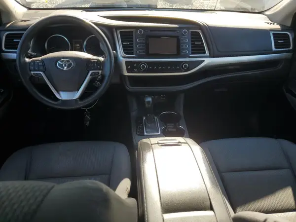 5TDZARFH9JS037097 2018 TOYOTA HIGHLANDER - Image 8