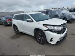 5TDZARFH9JS037522 2018 TOYOTA HIGHLANDER