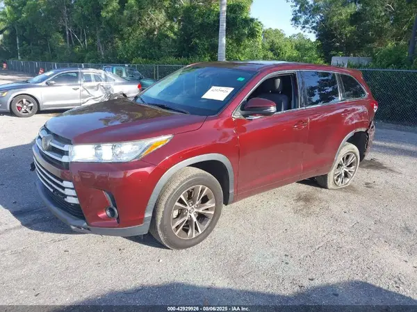 5TDZARFH9JS037603 2018 TOYOTA HIGHLANDER - Image 2
