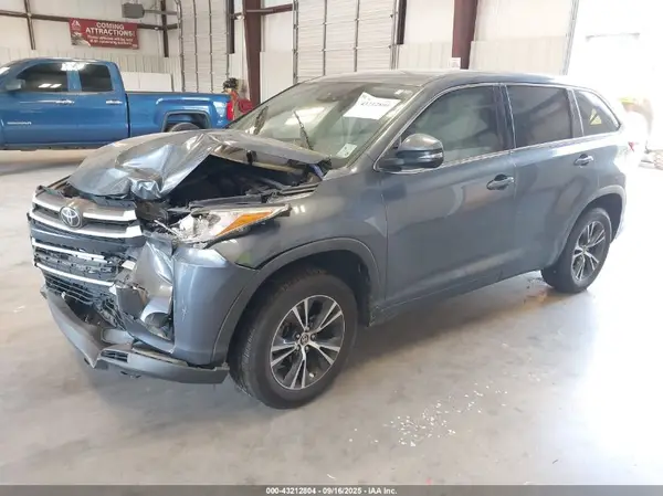 5TDZARFH9JS039271 2018 TOYOTA HIGHLANDER - Image 2