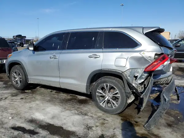 5TDZARFH9JS040808 2018 TOYOTA HIGHLANDER - Image 2