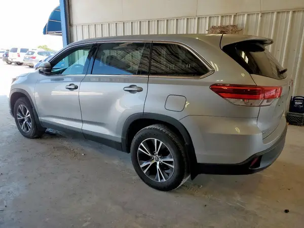 5TDZARFH9KS043578 2019 TOYOTA HIGHLANDER - Image 2