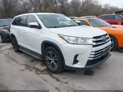 5TDZARFH9KS044570 2019 TOYOTA HIGHLANDER