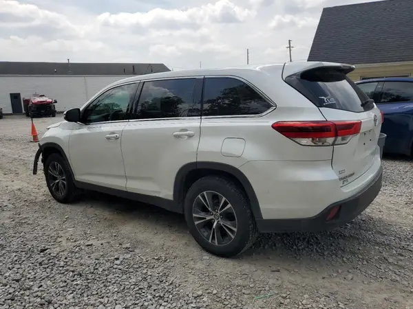 5TDZARFH9KS046156 2019 TOYOTA HIGHLANDER - Image 2