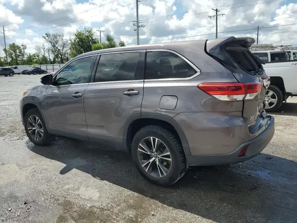 5TDZARFH9KS046965 2019 TOYOTA HIGHLANDER - Image 2