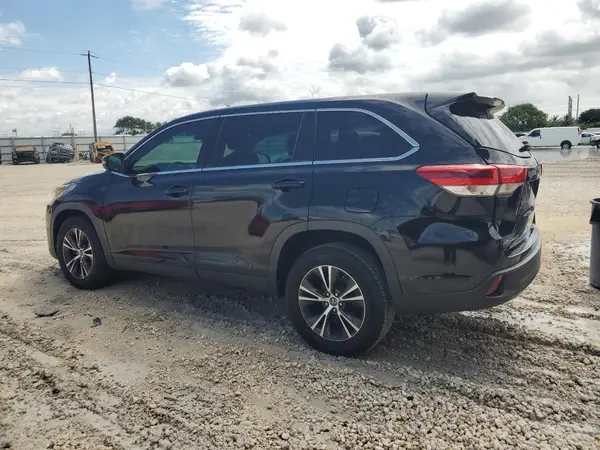 5TDZARFH9KS050143 2019 TOYOTA HIGHLANDER - Image 2