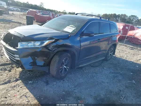 5TDZARFH9KS053978 2019 TOYOTA HIGHLANDER - Image 2