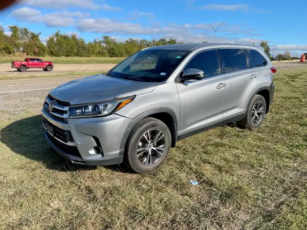 5TDZARFH9KS054886 2019 TOYOTA HIGHLANDER - Image 2