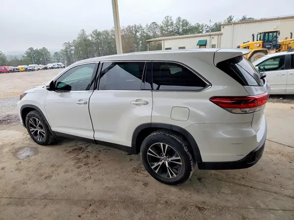 5TDZARFH9KS056959 2019 TOYOTA HIGHLANDER - Image 2