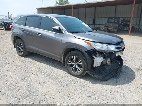 5TDZARFH9KS057030 2019 TOYOTA HIGHLANDER - Image 1