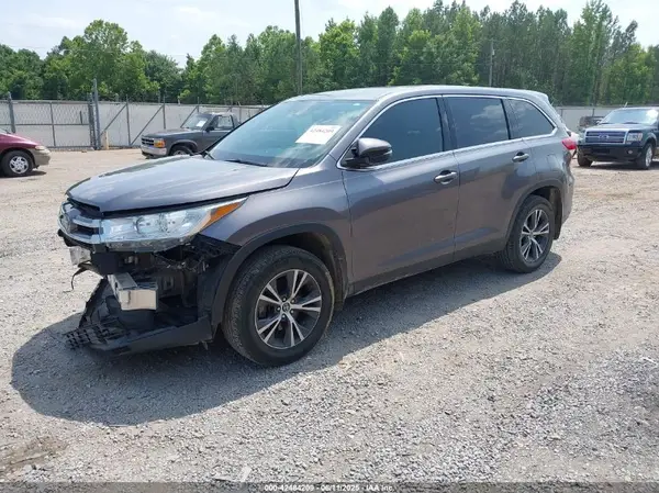 5TDZARFH9KS057030 2019 TOYOTA HIGHLANDER - Image 2