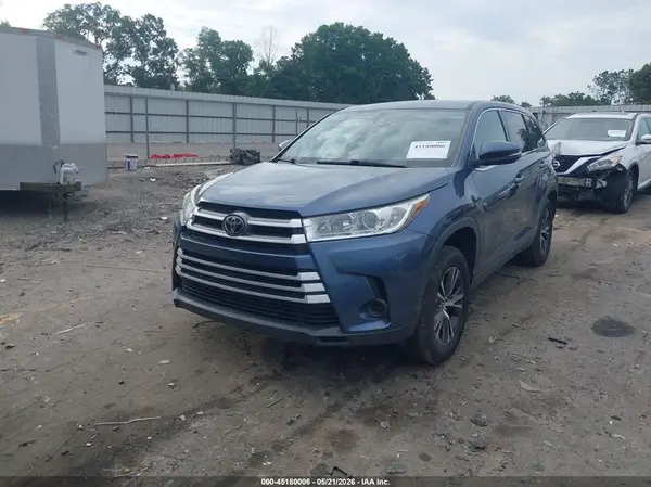 5TDZARFH9KS057352 2019 TOYOTA HIGHLANDER - Image 2
