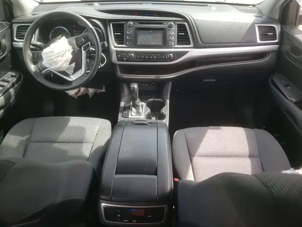 5TDZARFH9KS057979 2019 TOYOTA HIGHLANDER - Image 8