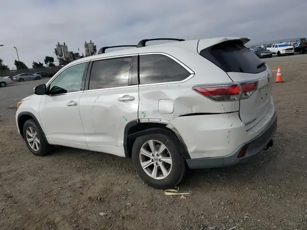5TDZARFHXGS017465 2016 TOYOTA HIGHLANDER - Image 2