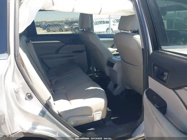 5TDZARFHXGS018759 2016 TOYOTA HIGHLANDER - Image 8