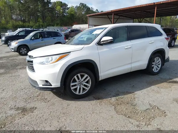5TDZARFHXGS020804 2016 TOYOTA HIGHLANDER - Image 2