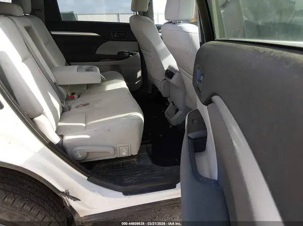 5TDZARFHXGS020804 2016 TOYOTA HIGHLANDER - Image 8