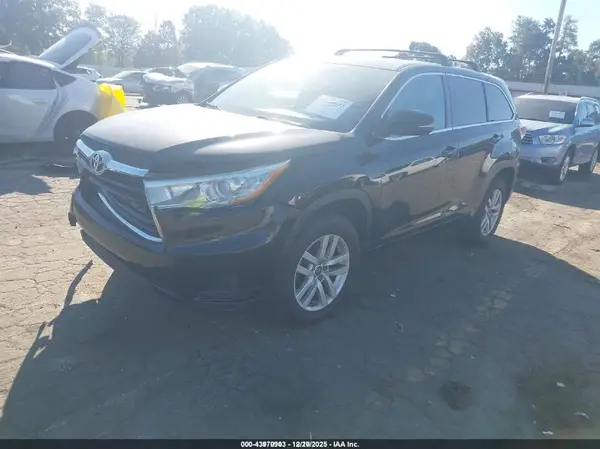 5TDZARFHXGS021726 2016 TOYOTA HIGHLANDER - Image 2