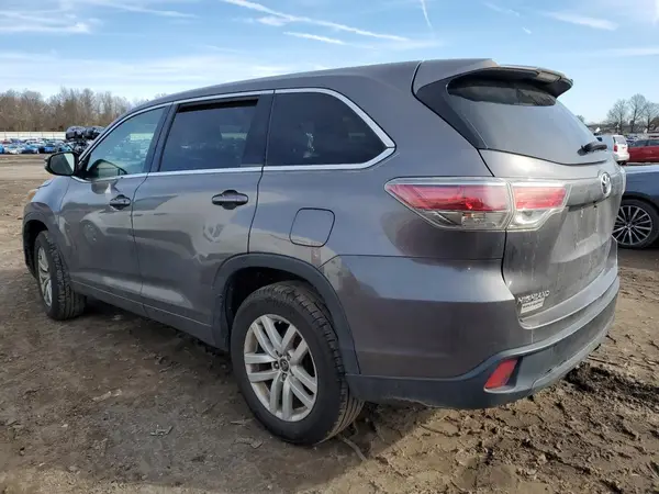 5TDZARFHXGS022133 2016 TOYOTA HIGHLANDER - Image 2