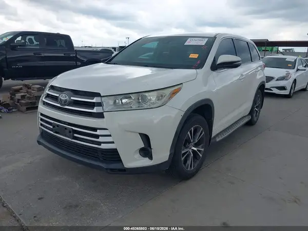 5TDZARFHXHS023445 2017 TOYOTA HIGHLANDER - Image 2