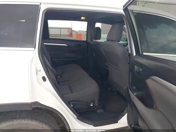 5TDZARFHXHS023445 2017 TOYOTA HIGHLANDER - Image 8