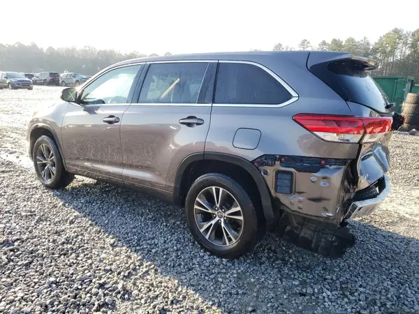 5TDZARFHXHS024482 2017 TOYOTA HIGHLANDER - Image 2