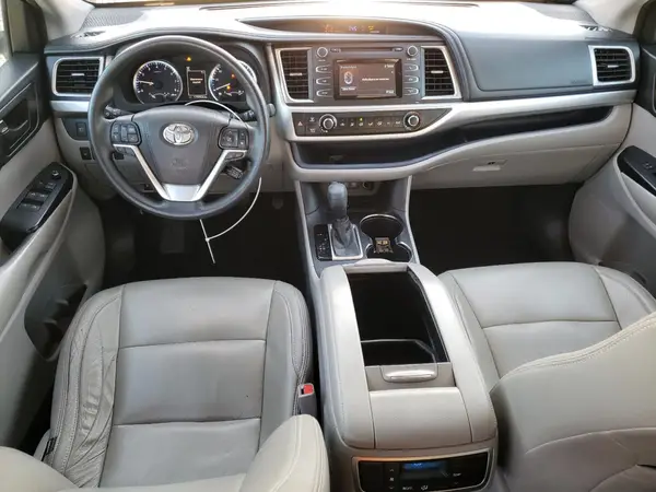 5TDZARFHXHS024482 2017 TOYOTA HIGHLANDER - Image 8