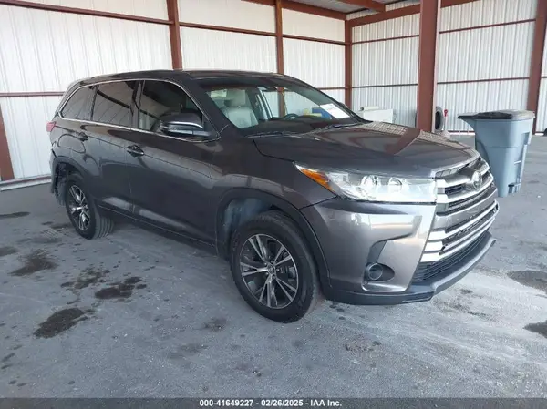 5TDZARFHXHS027219 2017 TOYOTA HIGHLANDER - Image 1