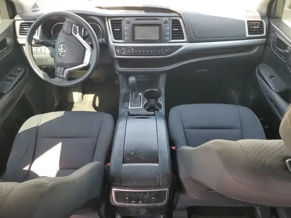 5TDZARFHXHS027964 2017 TOYOTA HIGHLANDER - Image 8