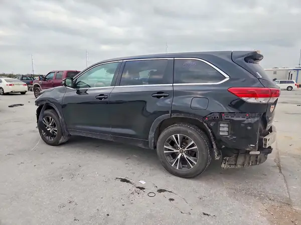 5TDZARFHXHS030850 2017 TOYOTA HIGHLANDER - Image 2