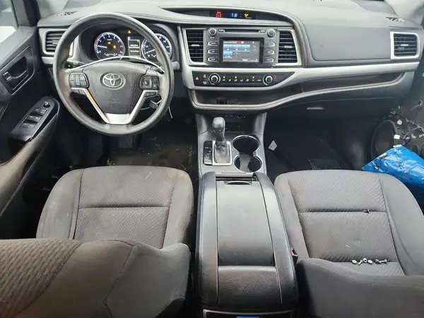 5TDZARFHXHS030850 2017 TOYOTA HIGHLANDER - Image 8