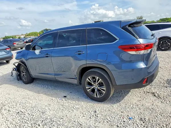 5TDZARFHXHS032355 2017 TOYOTA HIGHLANDER - Image 2