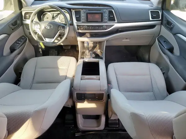 5TDZARFHXJS033091 2018 TOYOTA HIGHLANDER - Image 8