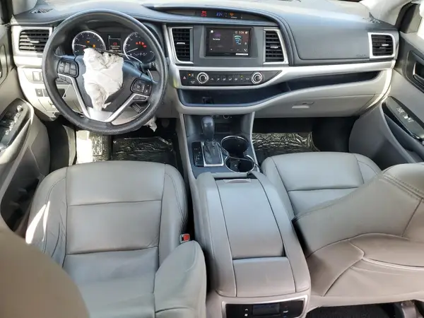 5TDZARFHXJS033124 2018 TOYOTA HIGHLANDER - Image 8