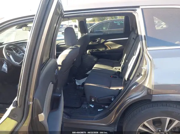 5TDZARFHXJS034337 2018 TOYOTA HIGHLANDER - Image 8