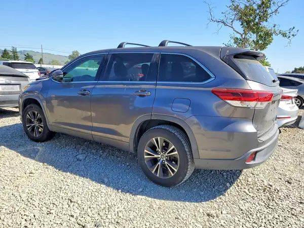5TDZARFHXJS034371 2018 TOYOTA HIGHLANDER - Image 2