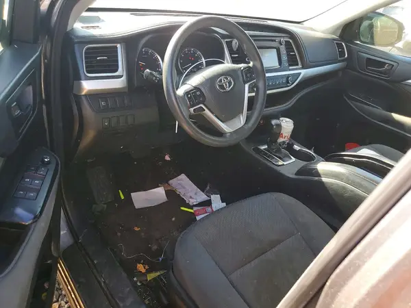 5TDZARFHXJS034371 2018 TOYOTA HIGHLANDER - Image 8