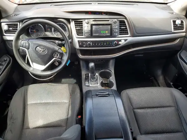 5TDZARFHXJS034967 2018 TOYOTA HIGHLANDER - Image 8