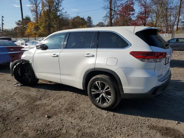 5TDZARFHXJS037240 2018 TOYOTA HIGHLANDER - Image 2