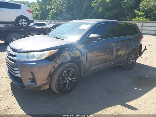 5TDZARFHXJS037335 2018 TOYOTA HIGHLANDER - Image 2