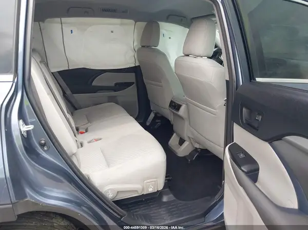 5TDZARFHXJS037626 2018 TOYOTA HIGHLANDER - Image 8