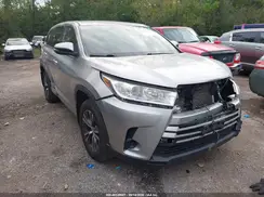 5TDZARFHXJS038632 2018 TOYOTA HIGHLANDER