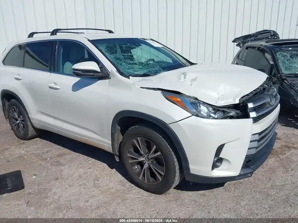 5TDZARFHXJS038873 2018 TOYOTA HIGHLANDER - Image 1