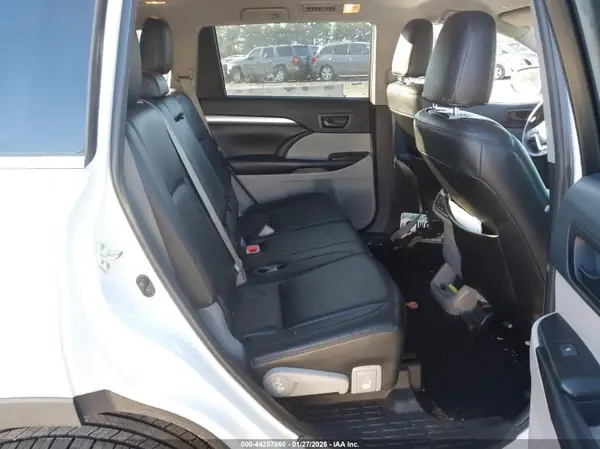 5TDZARFHXKS042990 2019 TOYOTA HIGHLANDER - Image 8